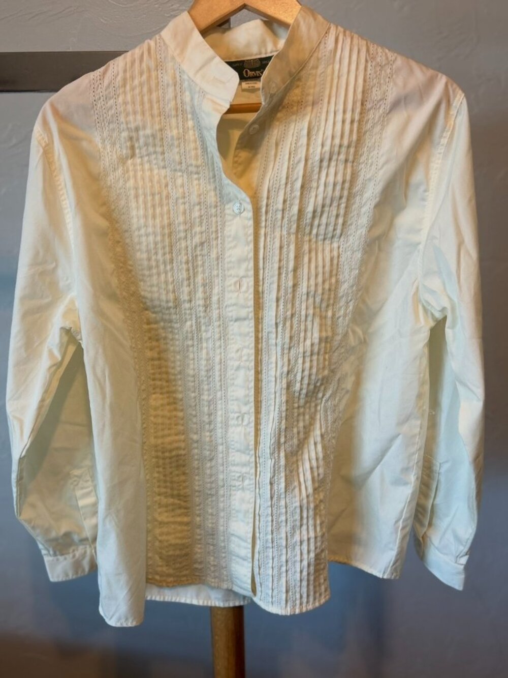 Vintage Orvis Light Yellow Button Down Top with Pleated Design in Front Size L